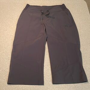 North Face Women’s Outdoor Performance wide leg Capri